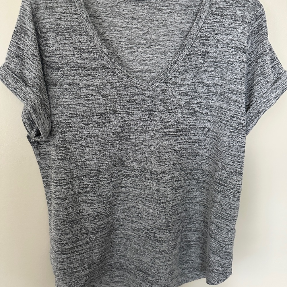 Cotton On Heathered Gray V-Neck Tee Size XL